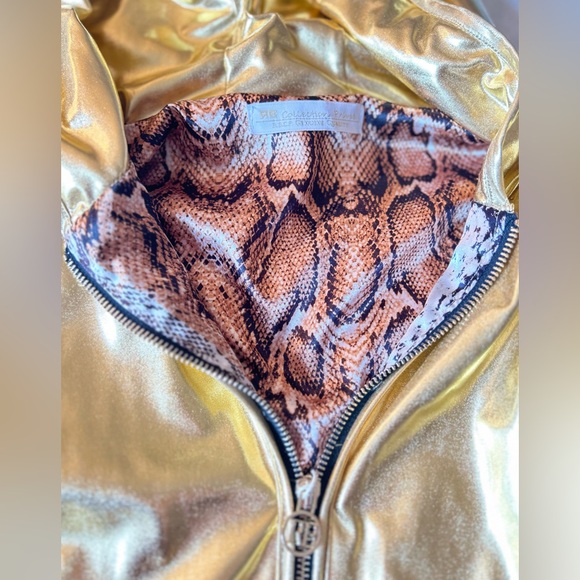 Sport Goddess Alert!Luxurious Brand New Sport Gold Jacket Made in Italy Size L - Picture 14 of 16